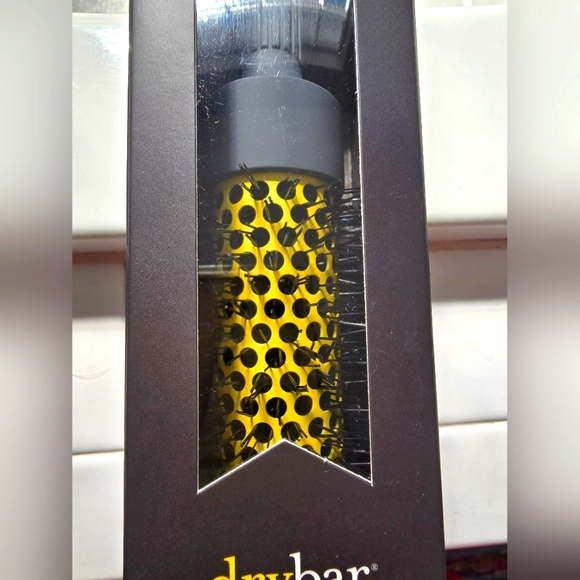 NWT Drybar Half Pint 1.75 Ceramic Round Brush - Picture 4 of 4